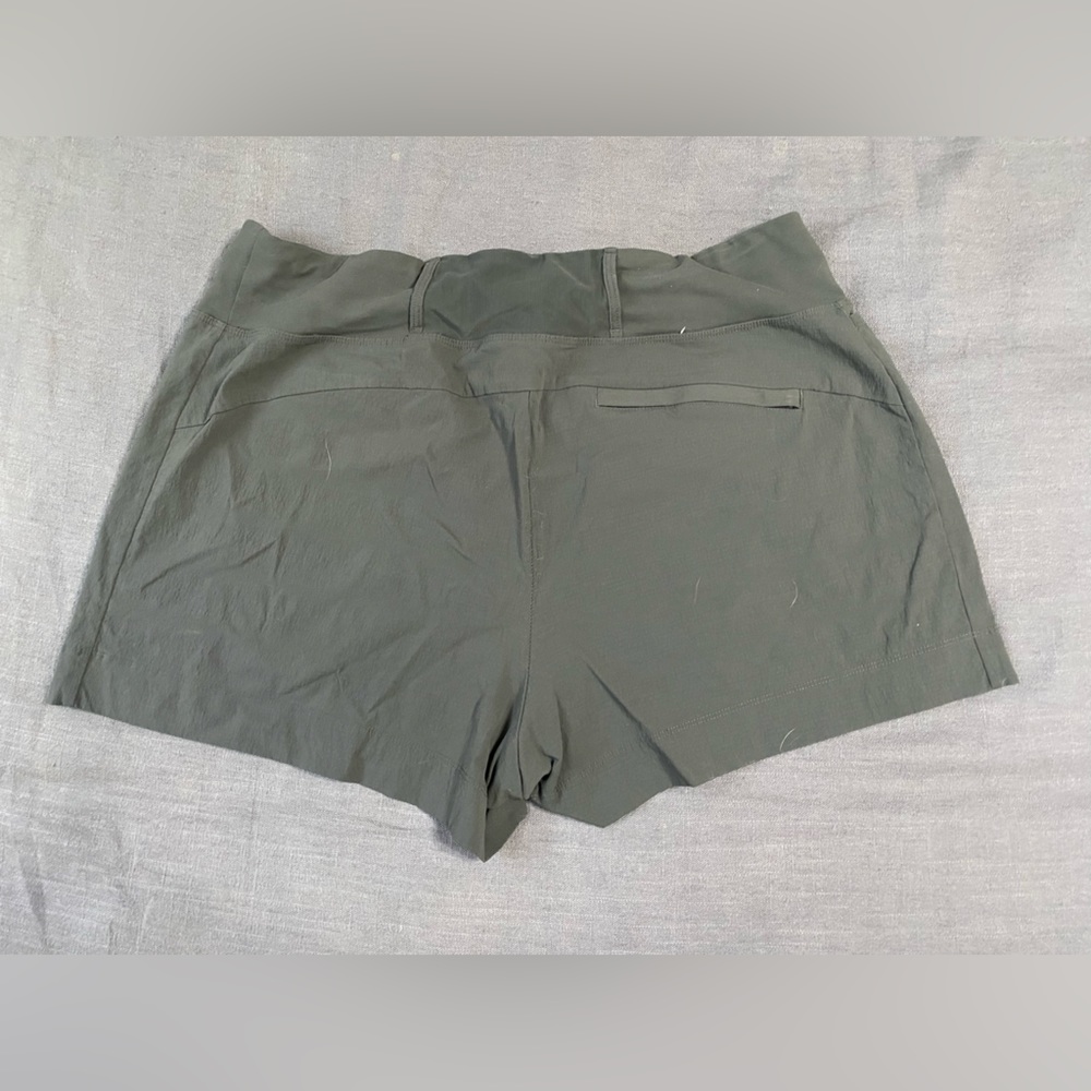 Athleta Trekkie North Short